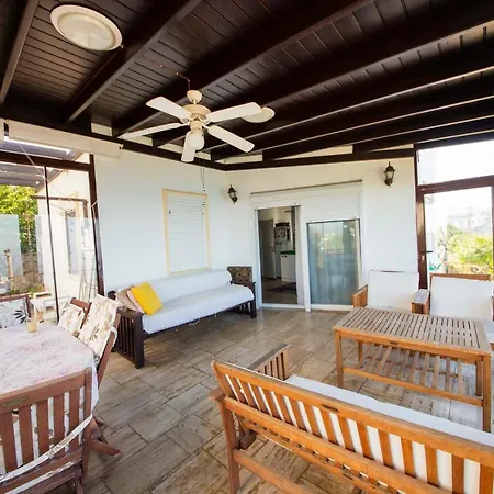 Charming Villa With Mesmerizing Sea View In Yalikavak, Bodrum יאליקאבאק